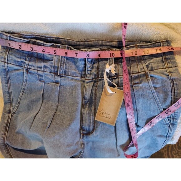 Indigo Saints Pleated Cropped High Rise Light wash Jeans (8) 29x25.5 NWT - Picture 6 of 14